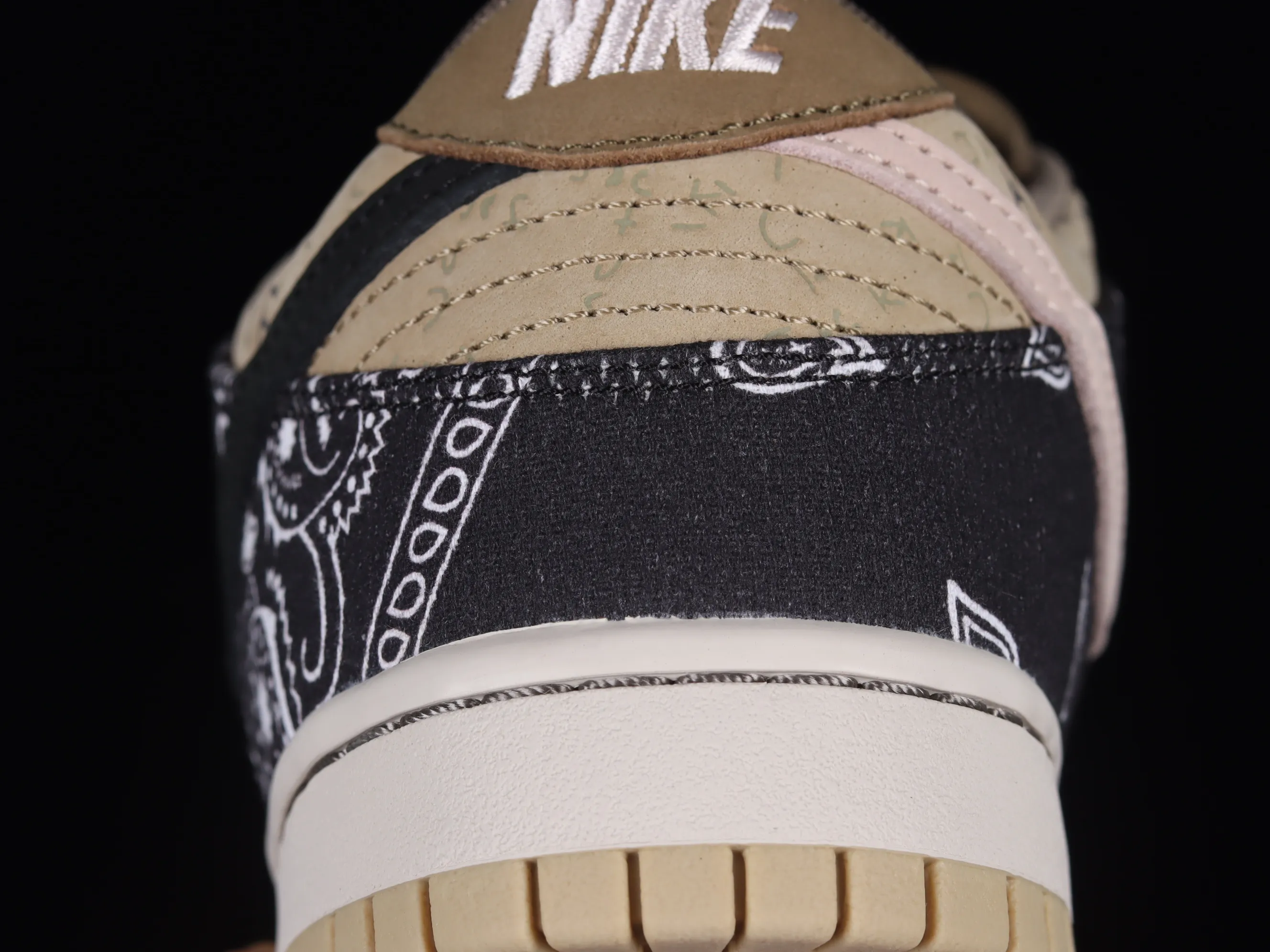 All categories Nk SB Dunk series Nk SB Dunk Low low-top sneakers M version Travis Scott x Nk SB Dunk joint sneakers Cashew fruit SB low-top casual sports skateboard shoes CT5053-001